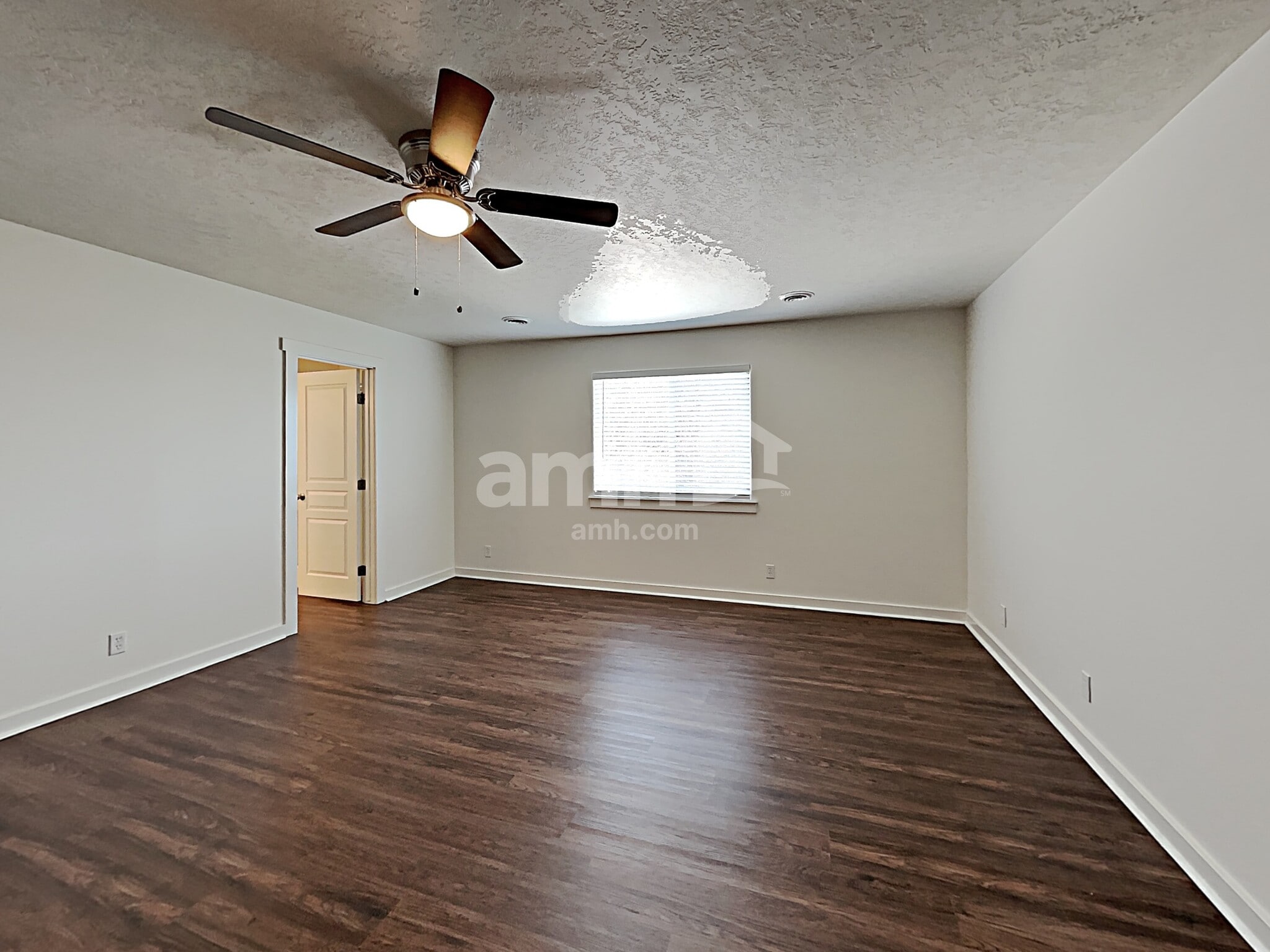 Building Photo - 6012 S Sea Breeze Way