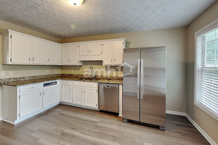 Building Photo - 808 Grindstone Ct SW