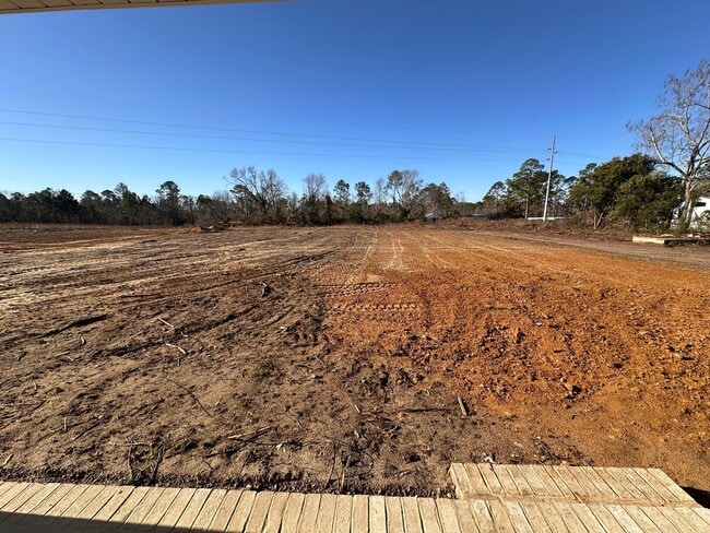 Building Photo - 3 Bed 2 Bath Brick Home with Fenced in Backyard