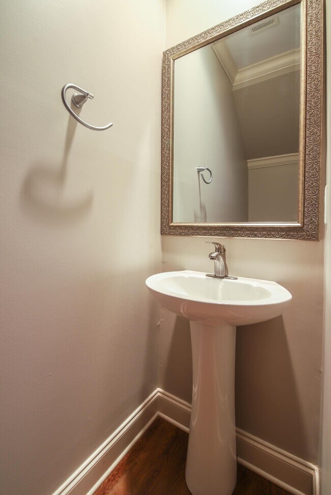 Building Photo - 404 Mercomatic Dr