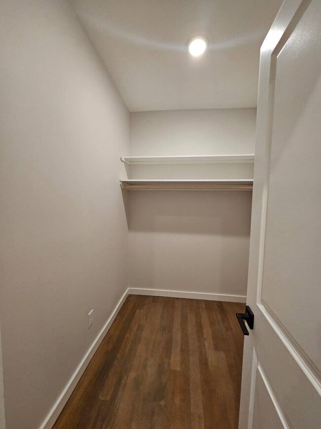 107 Magazine St 2R - 110 Magazine St