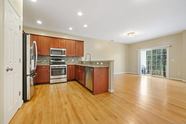 Building Photo - 38 Brighton Park Way