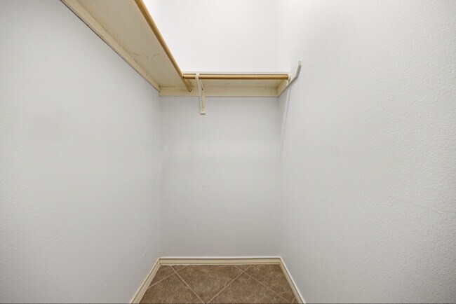 Building Photo - 2529 Windrose Dr