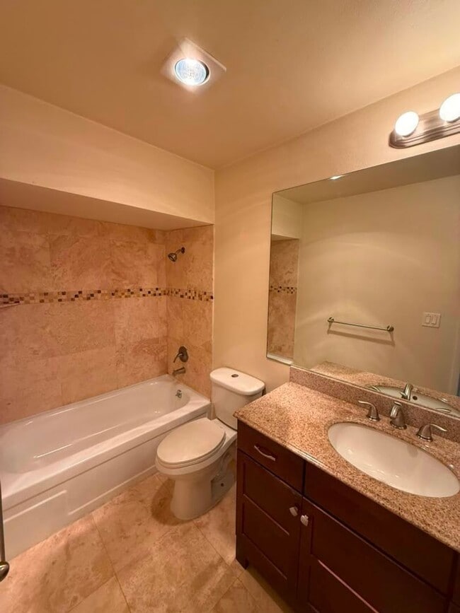 Building Photo - One Bedroom 1 Bath- Private Resort Complex Condo in Point Loma