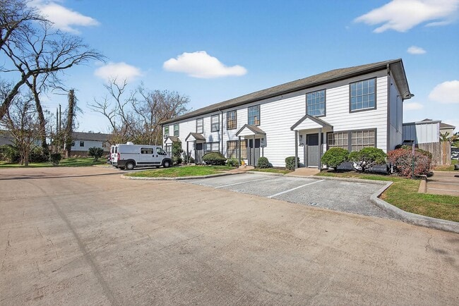 Building Photo - 1221 Cedar Post Ln