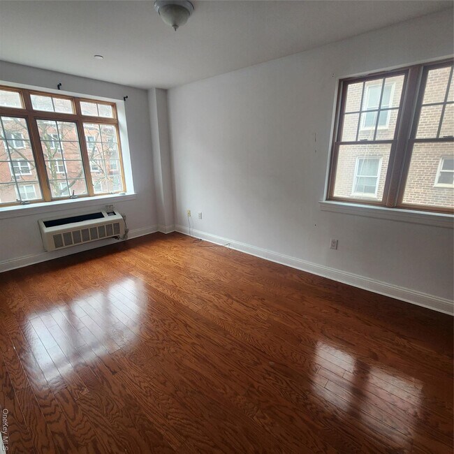 Building Photo - 85-15 120th St