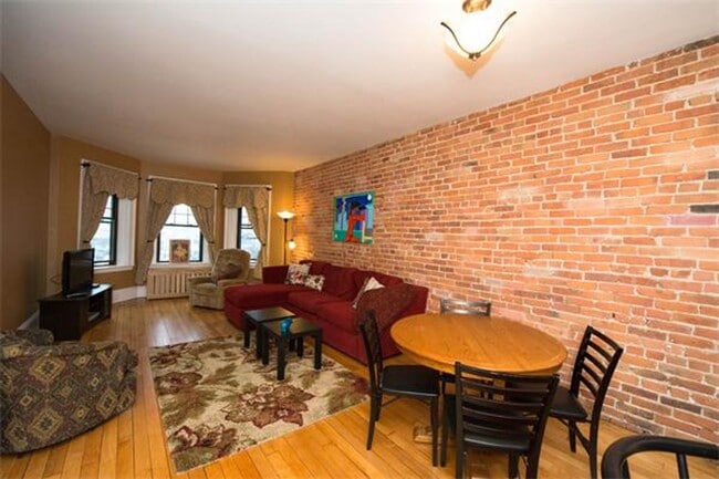 Building Photo - Truly the best 3 bed in Allston!!