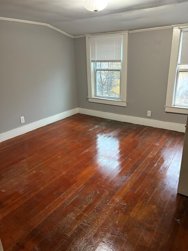 Building Photo - 50 Elm St