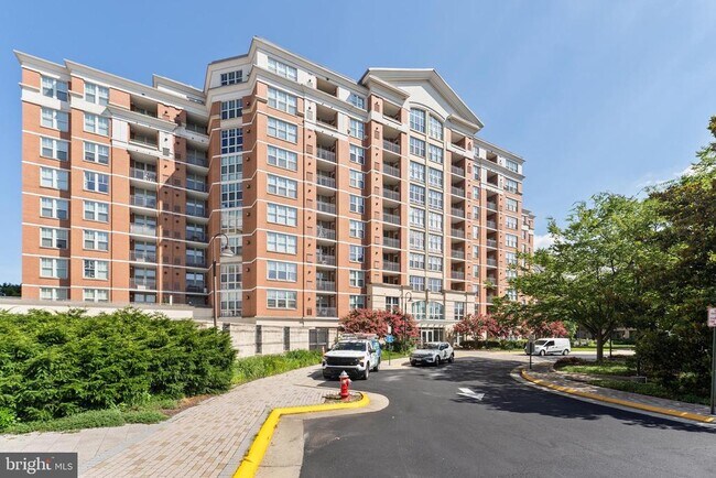 Building Photo - 11760 Sunrise Valley Dr
