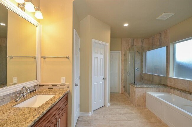 Building Photo - 5503 Langhorne Ct