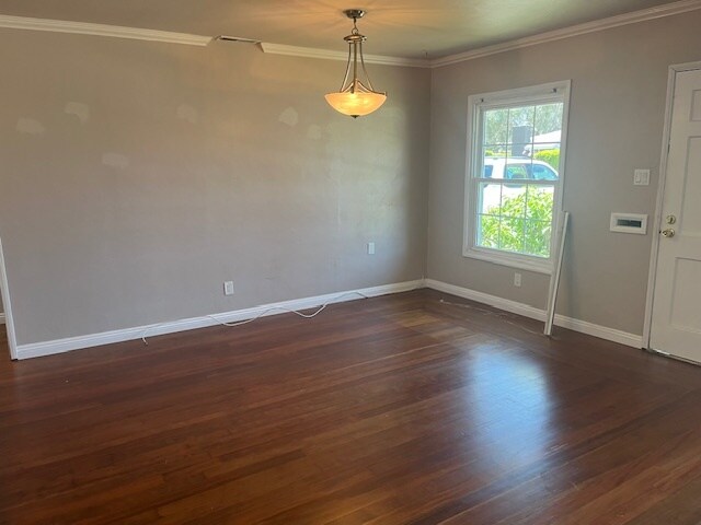 living room - 1638 Greenwood Ave