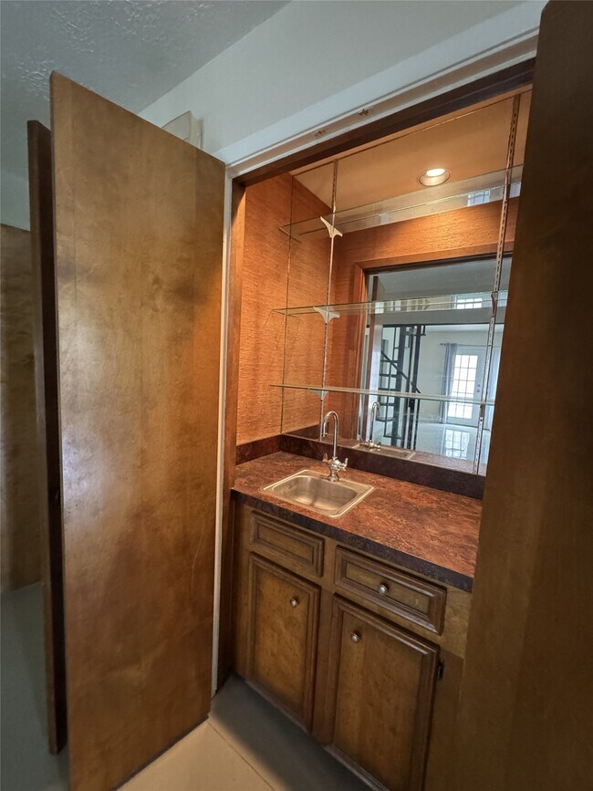 Building Photo - 11322 Briar Forest Dr