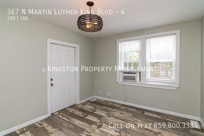 Building Photo - Adorable 1 bedroom Now Available!!