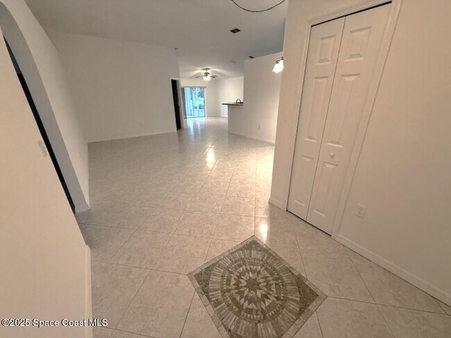 Building Photo - 1781 Brookshire Cir