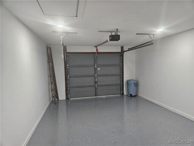 Building Photo - 2320 N Hendry Point