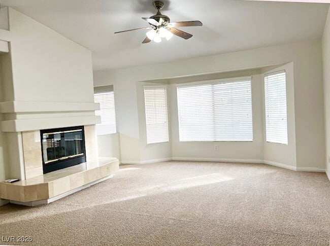 Building Photo - 16 Oak Hollow Ct