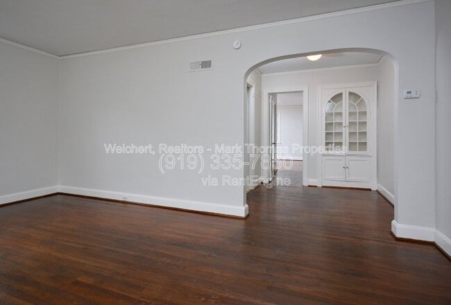 Building Photo - 2602 Vineyard St