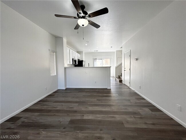 Building Photo - 897 Blushing Rose Pl