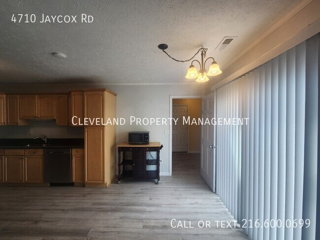 Building Photo - 4710 Jaycox Rd