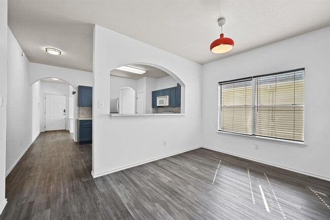 Building Photo - 9206 Brents Elm Dr