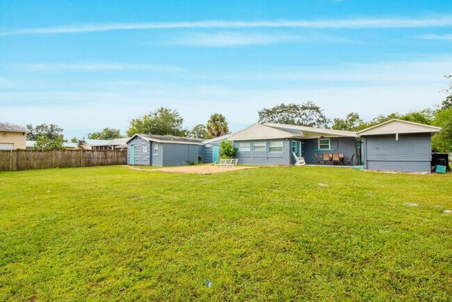 Building Photo - 1735 Grayson Dr