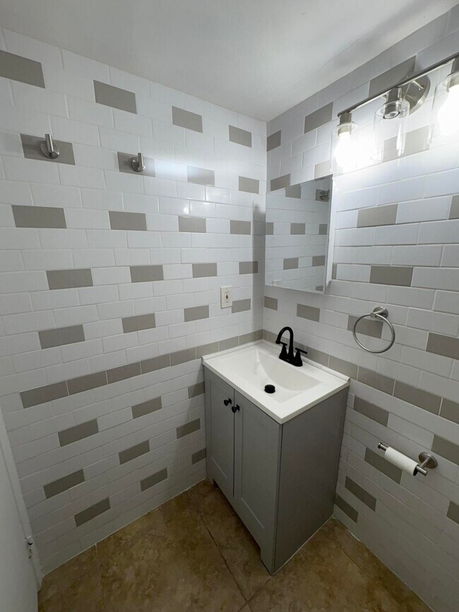 Building Photo - 1751 NW 75th Ave