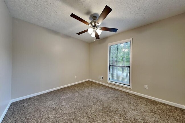 Building Photo - 2816 Quinbery Dr