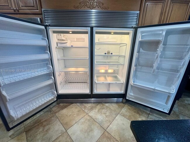 Building Photo - 6905 SW 148th Ct