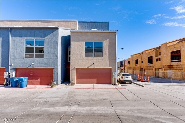 Building Photo - 254 Tower St