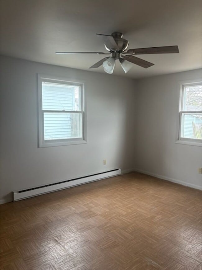 Building Photo - 1641 W 4th St