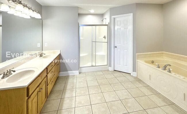 Building Photo - 115 Nasa Way