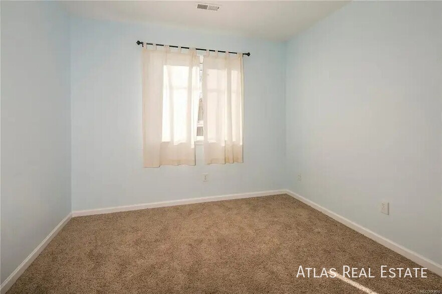 Building Photo - 324 S Yates St