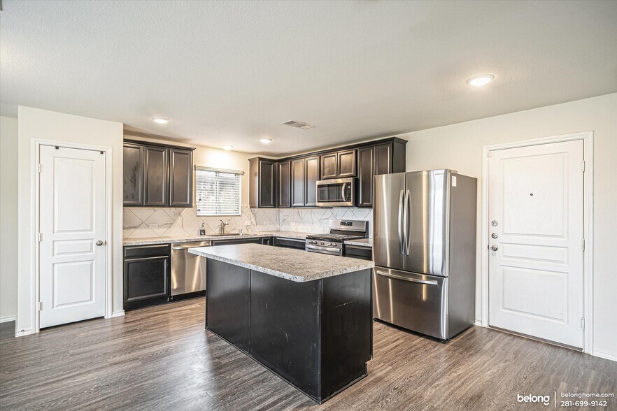 Building Photo - 5007 Royal Amber Ln