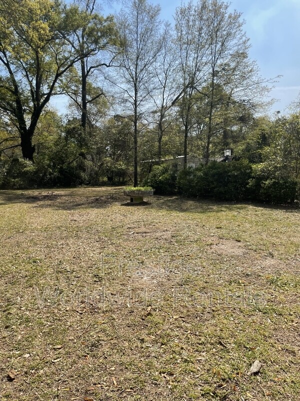 Building Photo - 2416 Heard St