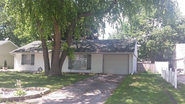 Primary Photo - 2702 W Daniel St