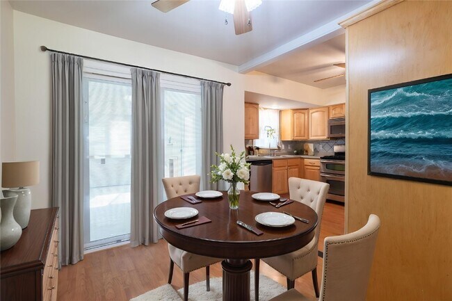 Building Photo - 4464 Mohegan Dr