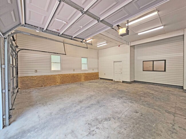 Building Photo - COMING: Spacious East Cobb Cape Cod with Main-Level Primary Suite & 3-Car Garage