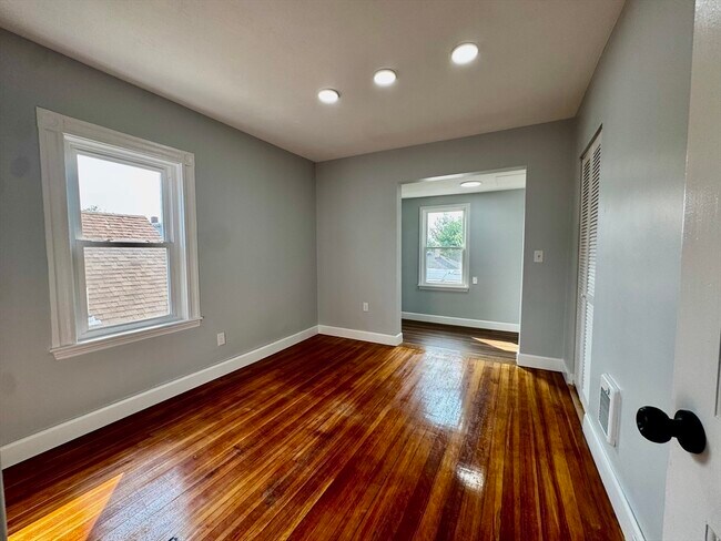 Building Photo - 228 Belmont St
