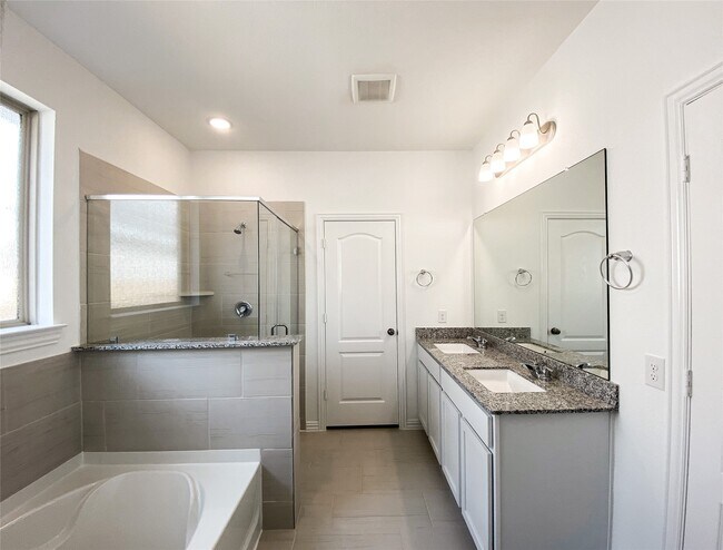 Building Photo - 31302 Whitfield Ct