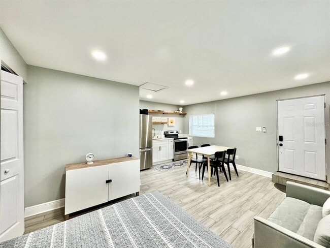 Building Photo - 1803 E Frierson Ave