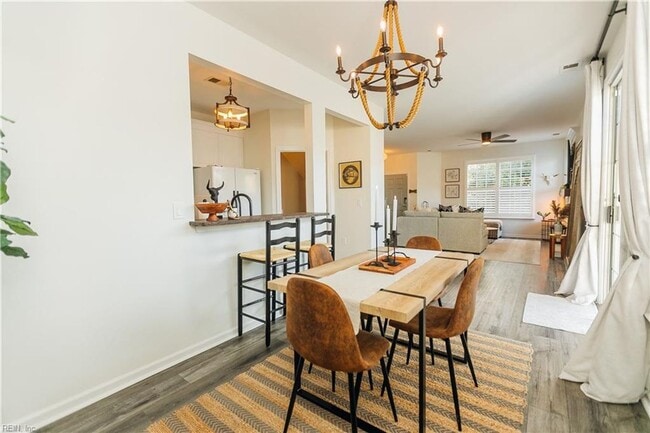 Building Photo - 2000 Picardy Ct