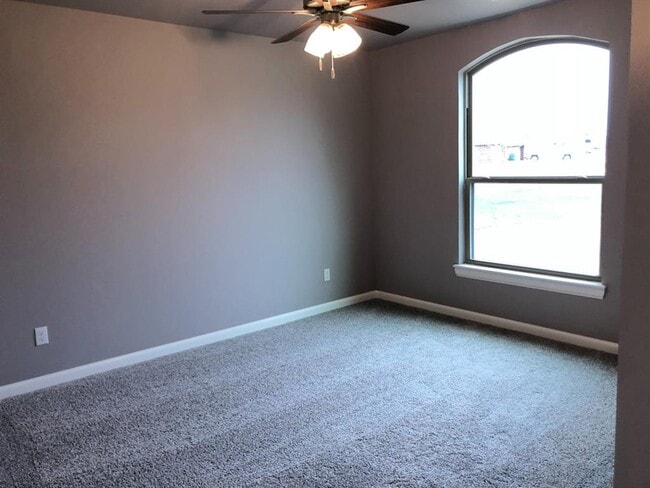 Building Photo - 1540 W Savannah Cir