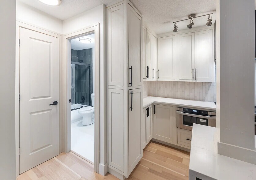 Building Photo - 1339 N Dearborn St