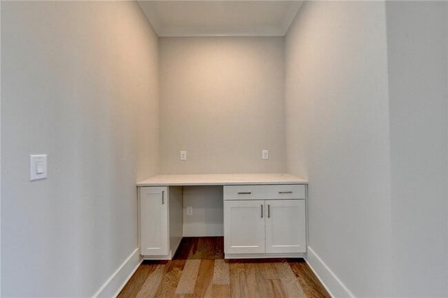 Building Photo - 375 Chiswick Cir