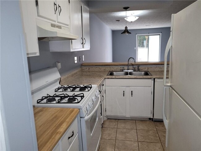 Building Photo - 457 Prince of Wales