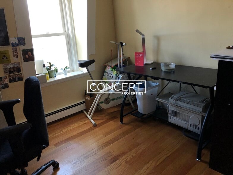 Building Photo - 12 Claremon St