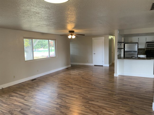 Building Photo - 6320 Shandee Dr