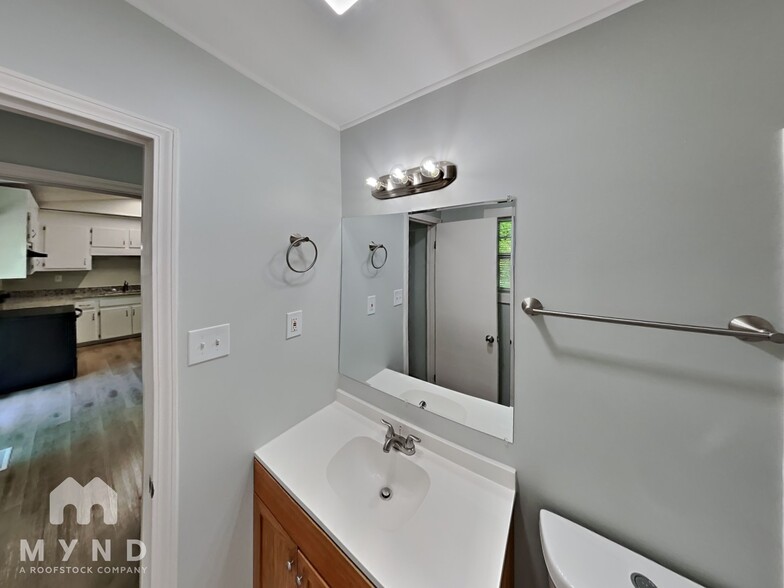Building Photo - 200 Buckskin Dr