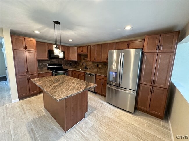 Building Photo - 6148 Bethlehem Ln
