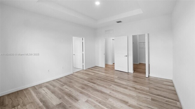 Building Photo - 5534 NW 27th Pl